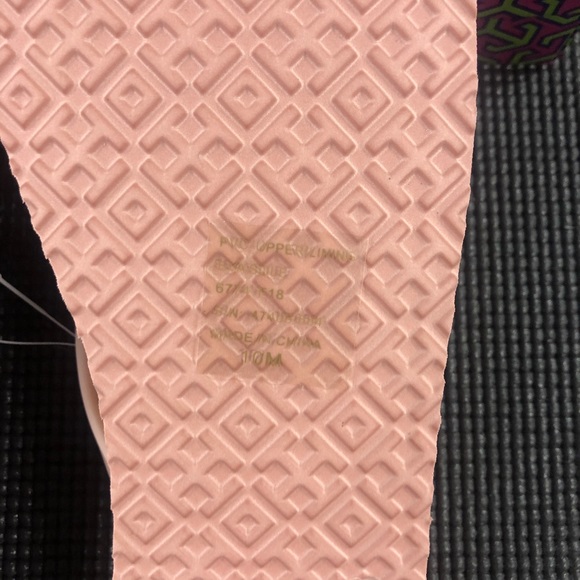 🆕 Tory Burch Sea Shell Pink Flip Flops - Picture 8 of 8